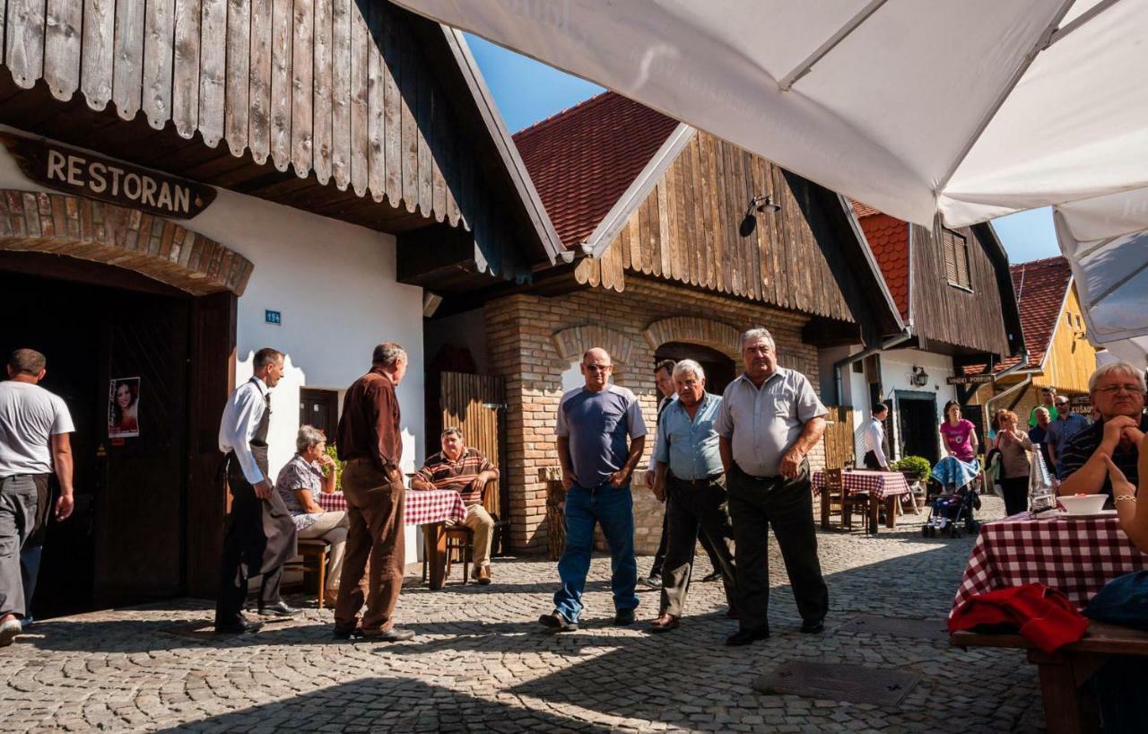 Ferienwohnung Sobe Na Vinskoj Cesti Zmajevac Exterior foto
